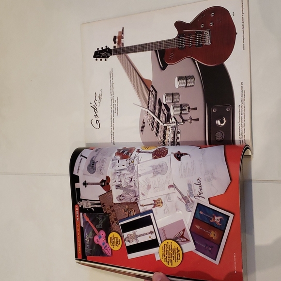 Green Day - Guitar World Magazine - Johnny Ramone Tribute - Picture 2 of 4